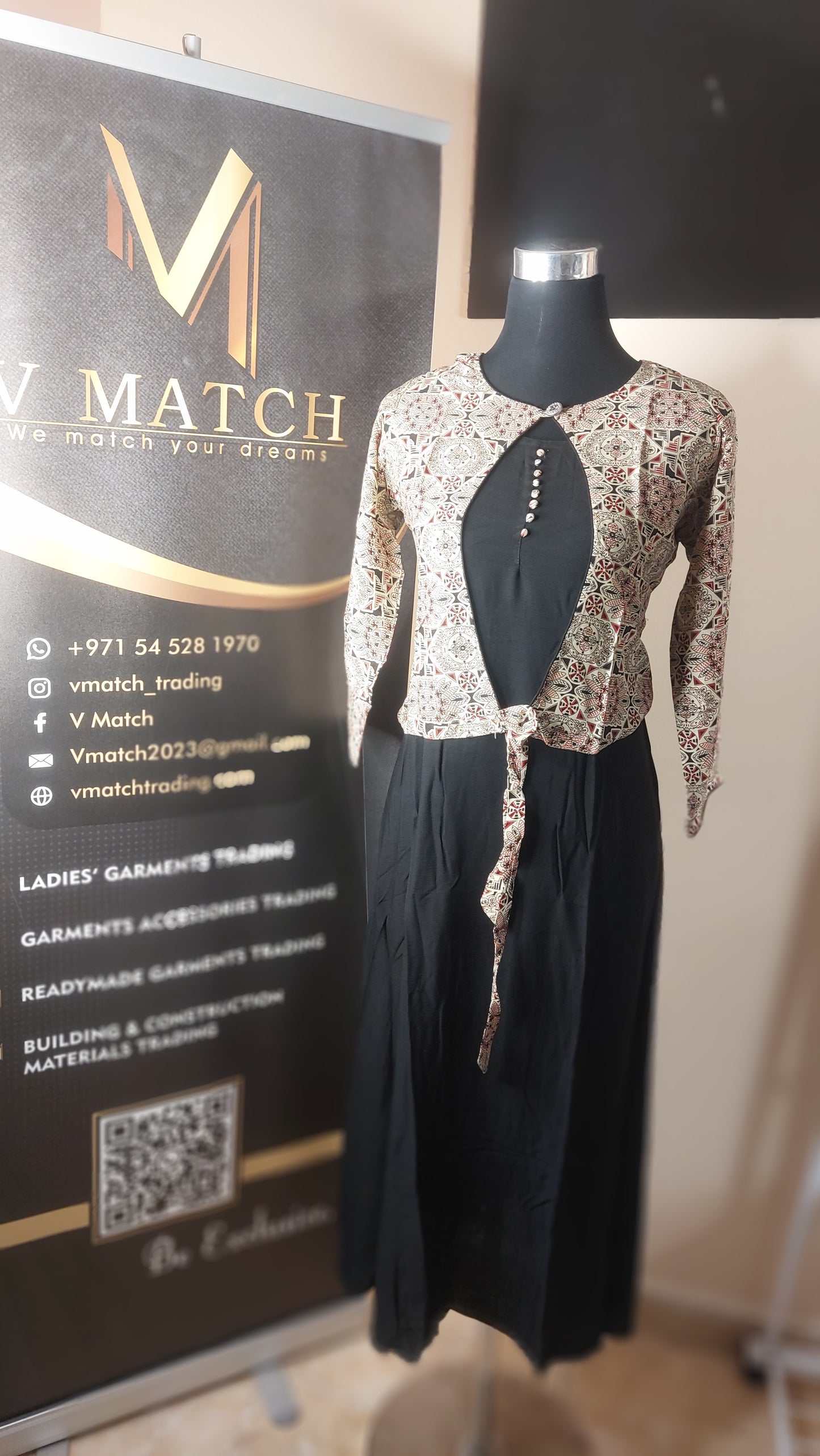 13SP24.Beautiful Wringle Rayon inner with Cotton Jacket Top !!!