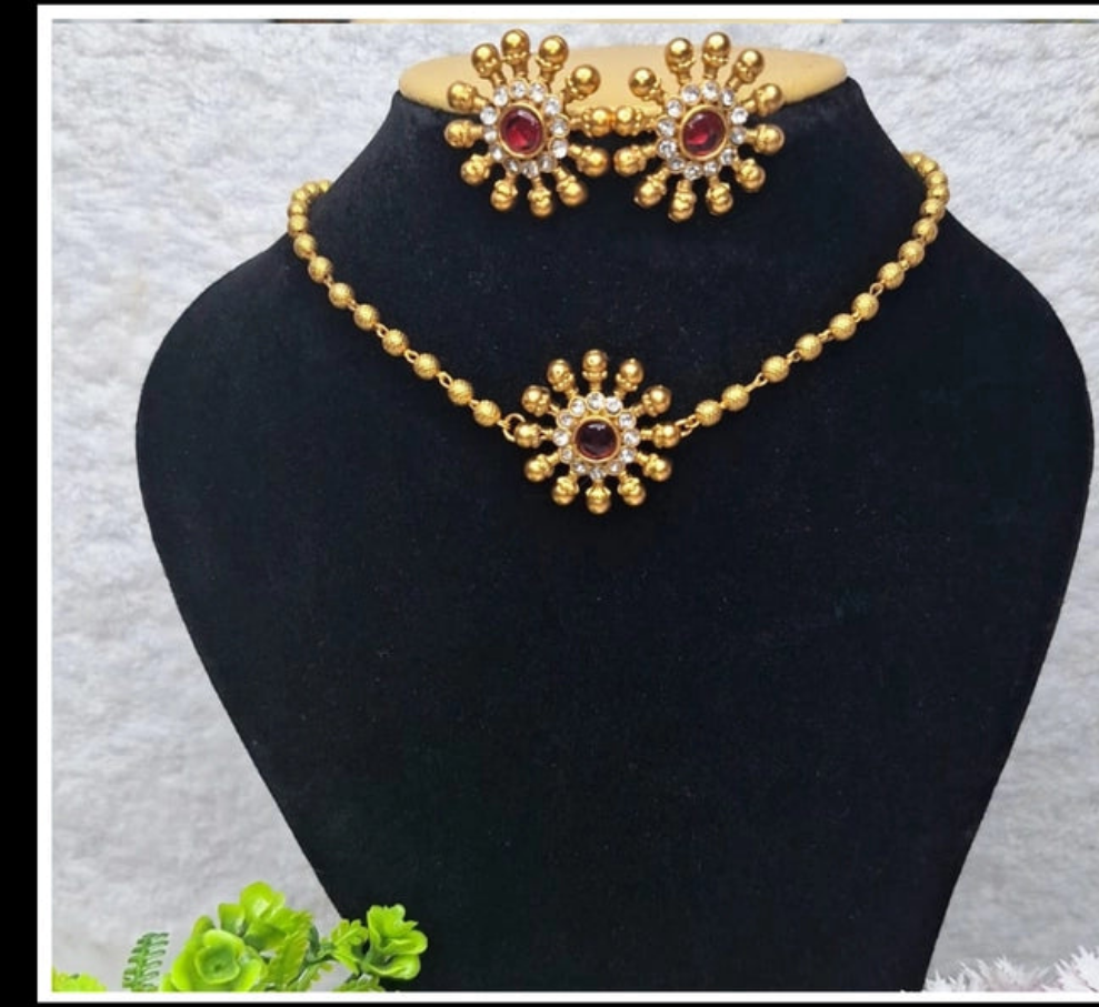 AC5SET. Necklace and matching Earrings Set.