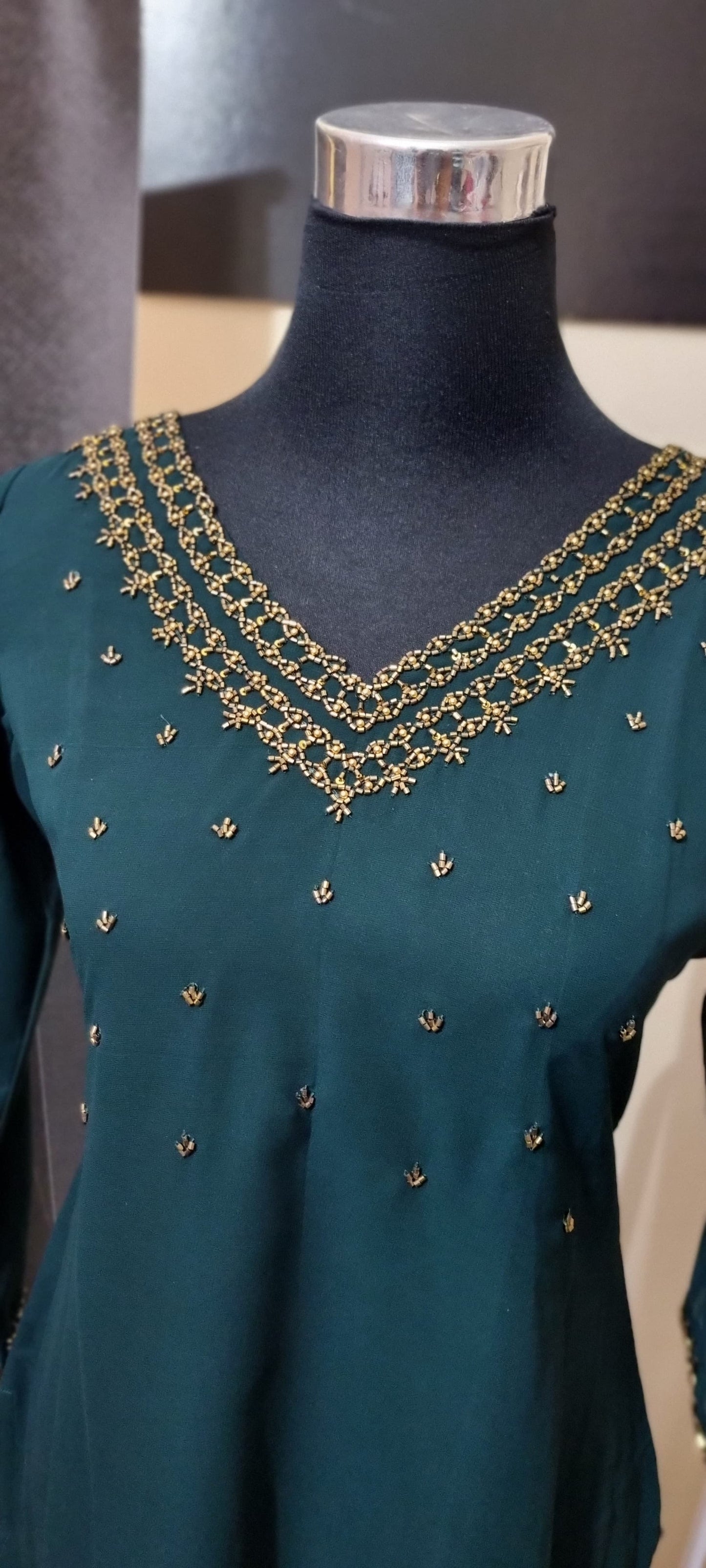16SP24.Beautiful Georgette Slitted Top with heavy beads work on Yoke !!!