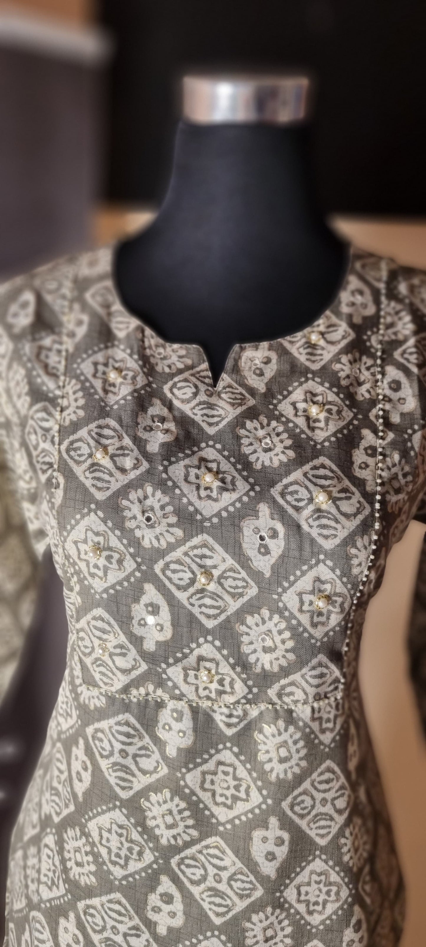 24SP24.Beautiful Cotton Slitted Top!!!