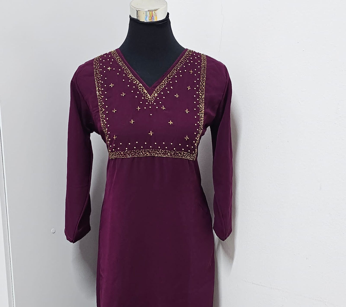 02FEB25. Beautiful Georgette Slitted Top with Heavy Beads work on the Yoke