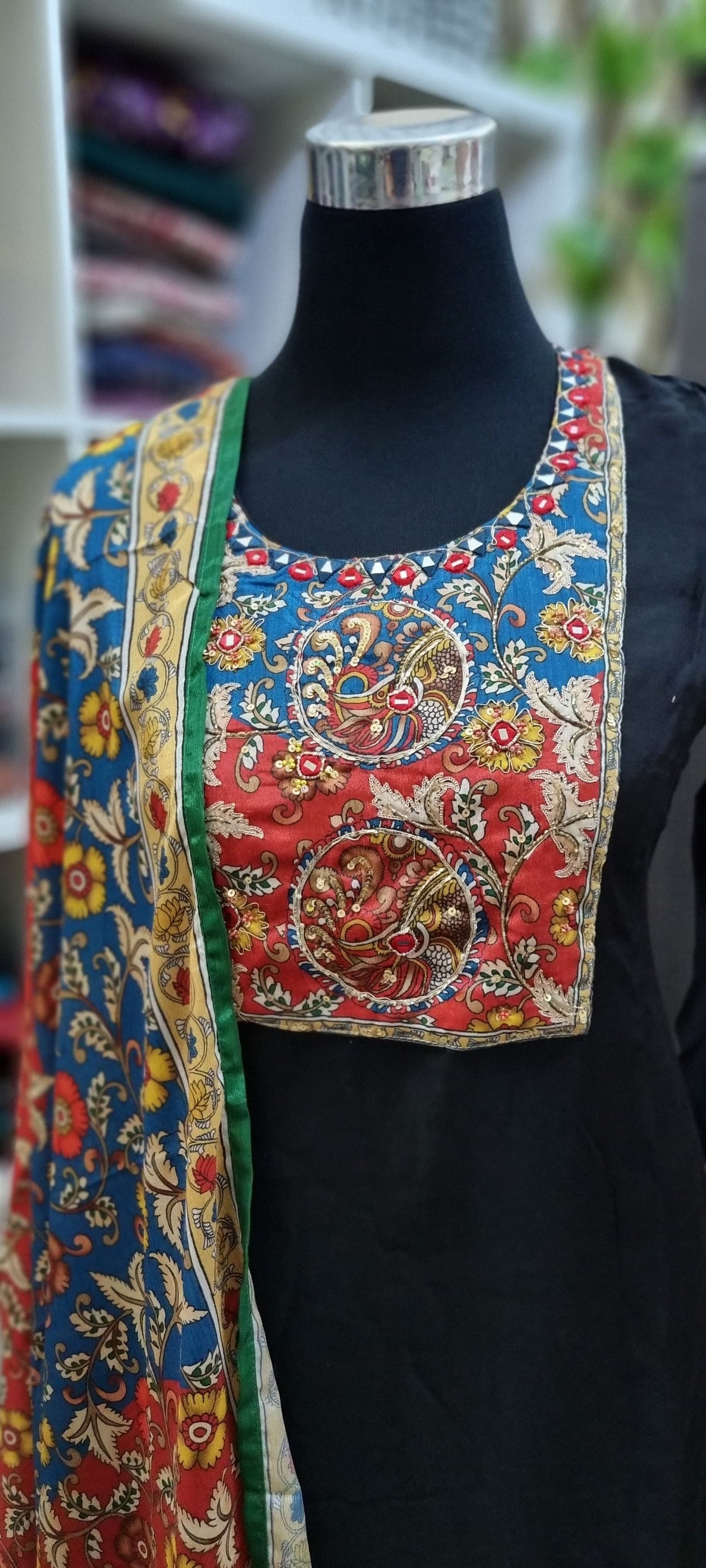 04MY25.Cotton Silk Slitted Top with Chinon Dupatta and Pant.