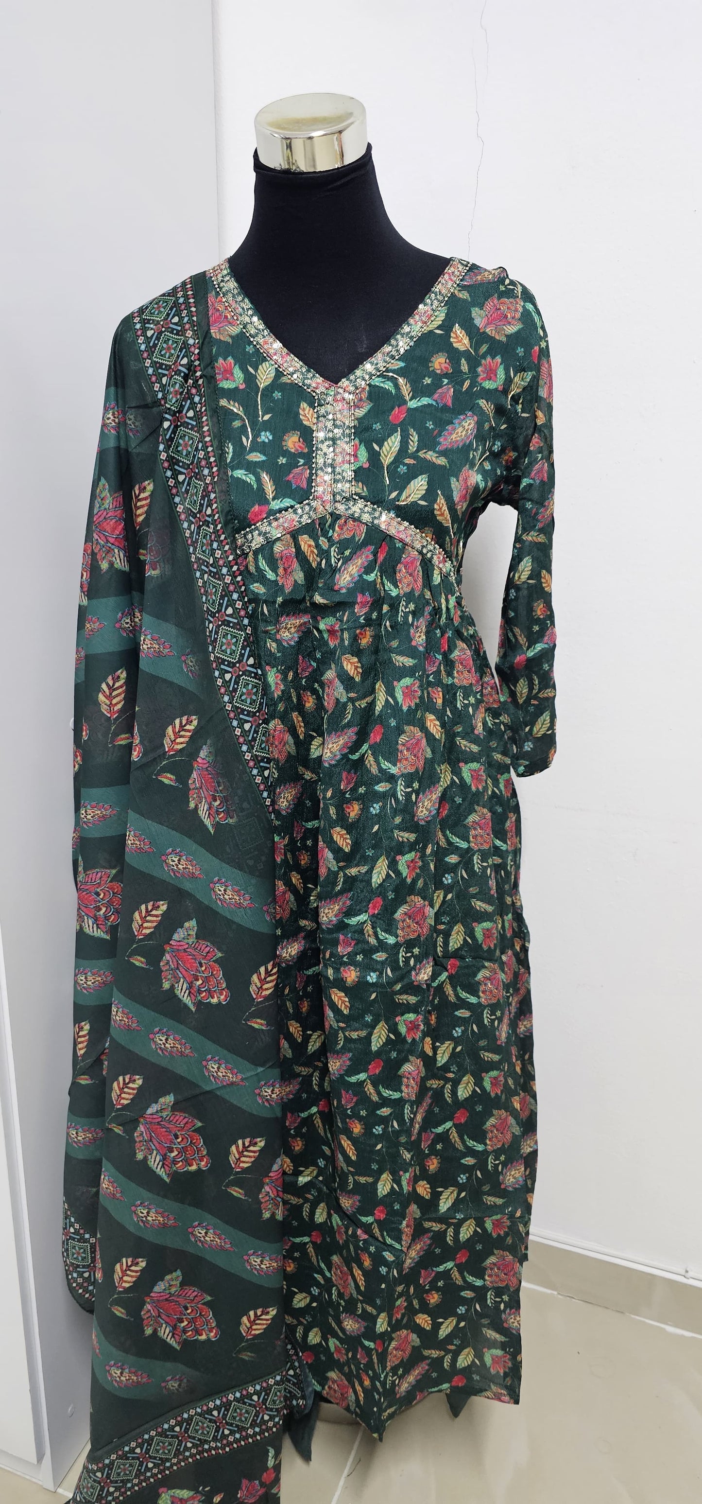 06MY25. 3 piece Set Chinon Silk Aliya Top with Pant and Dupatta