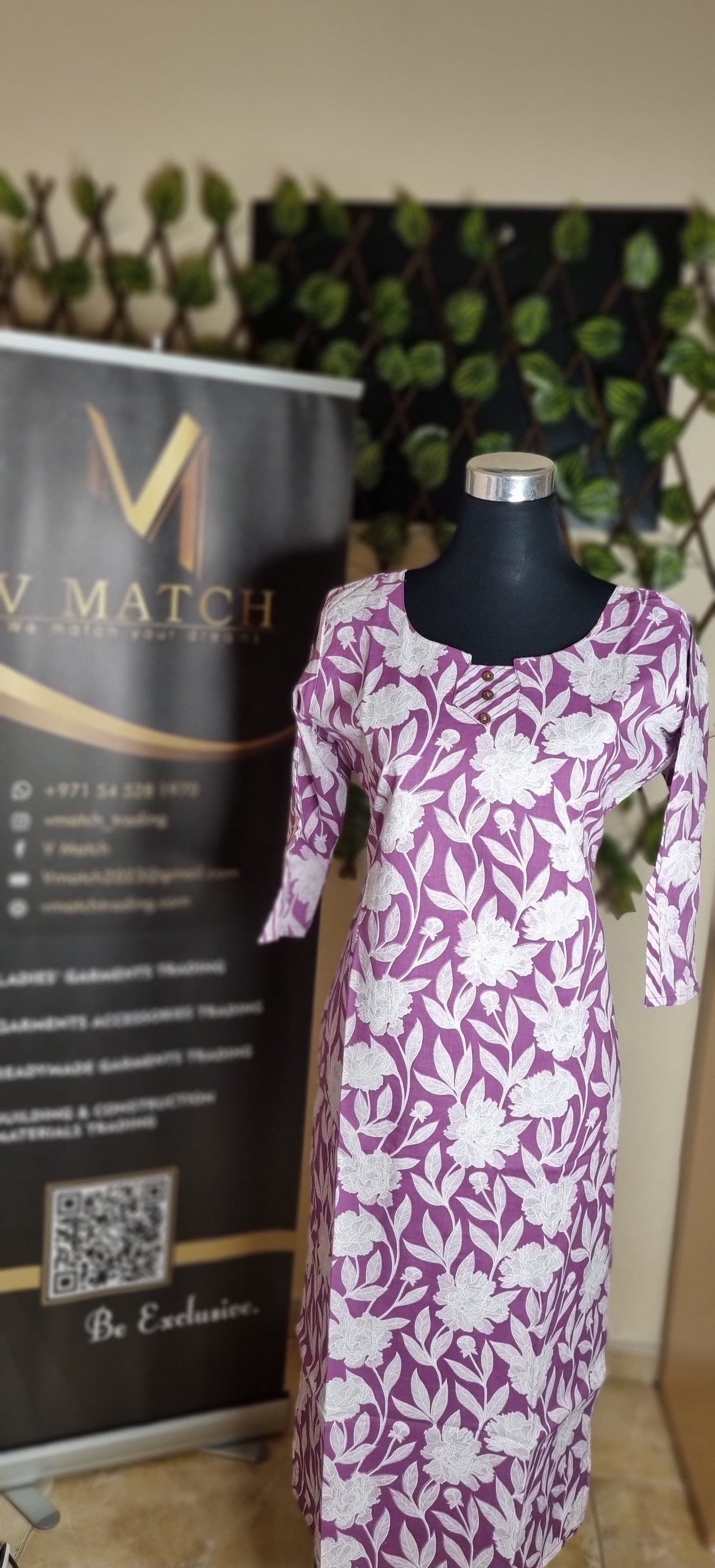 23NOV24. Beautiful Cotton Slitted Top with Lining.