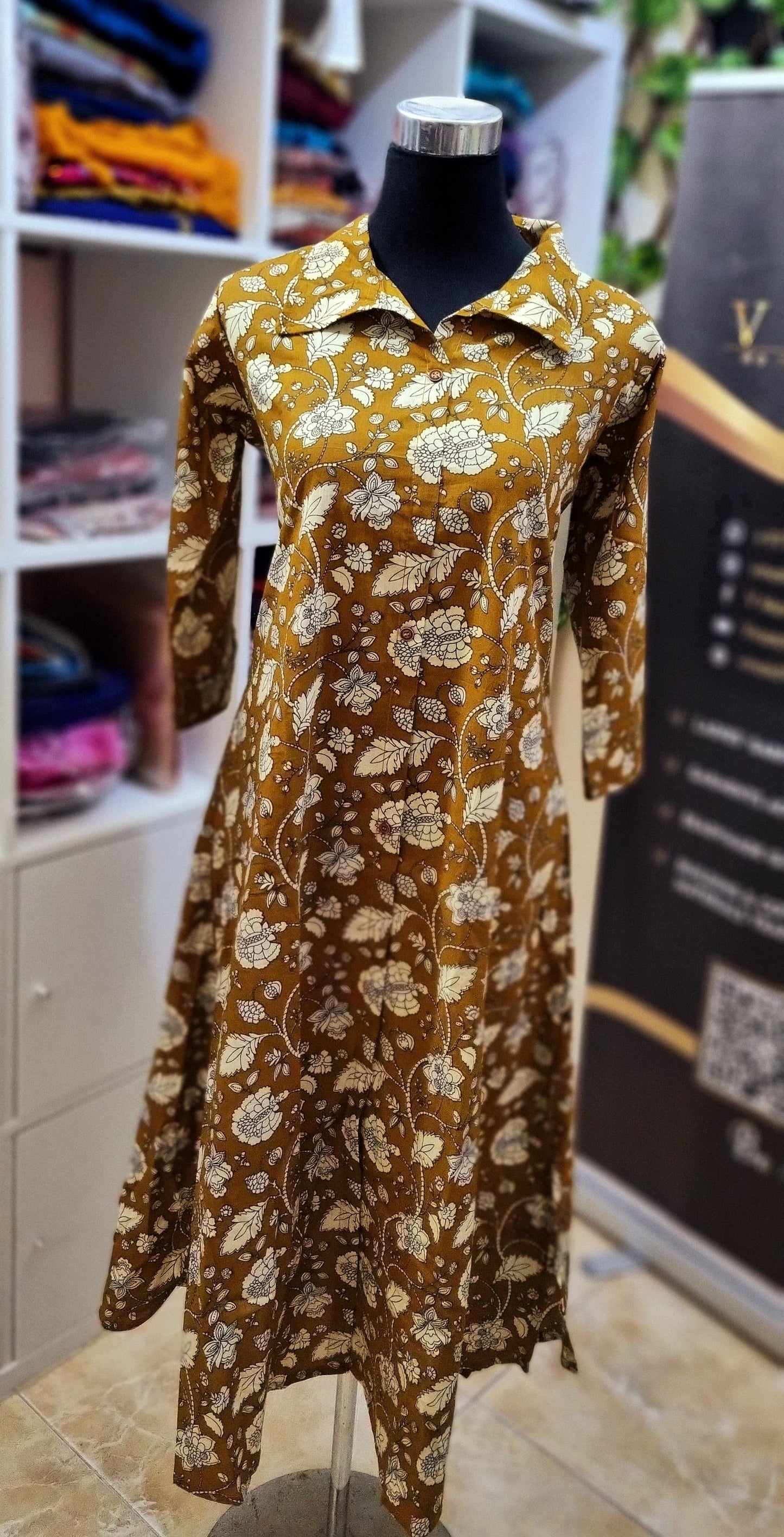 35MY25. Cotton Collar Neck Aline Top.