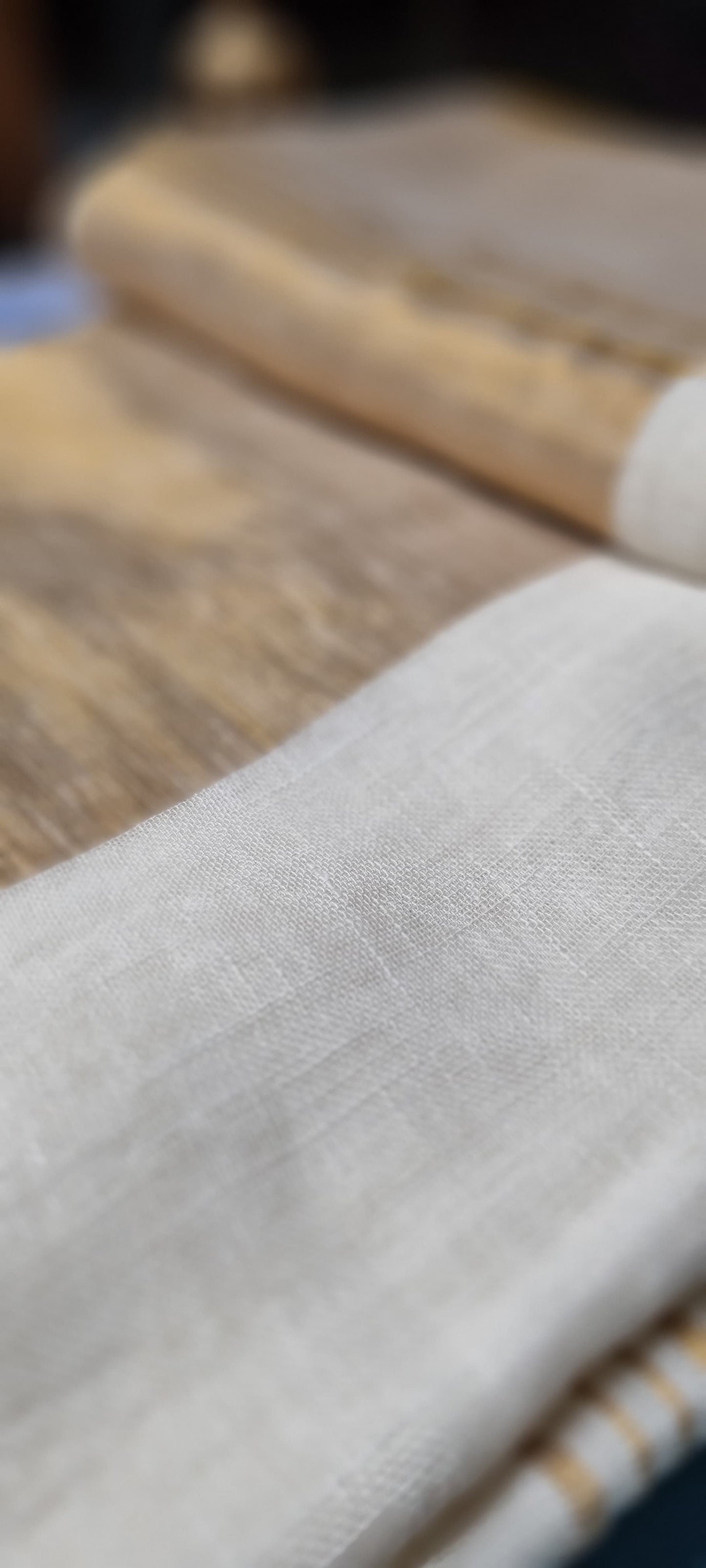 40AUG25. 80 Count Linen Saree.