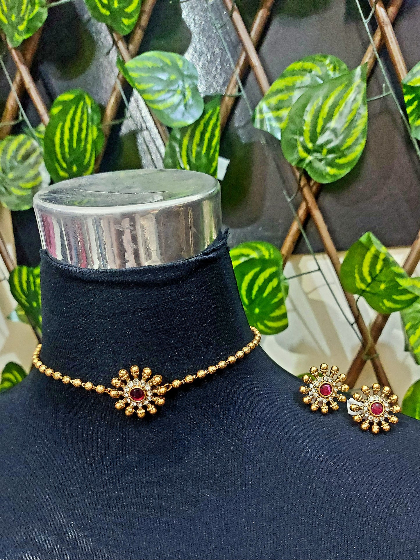 AC5SET. Necklace and matching Earrings Set.