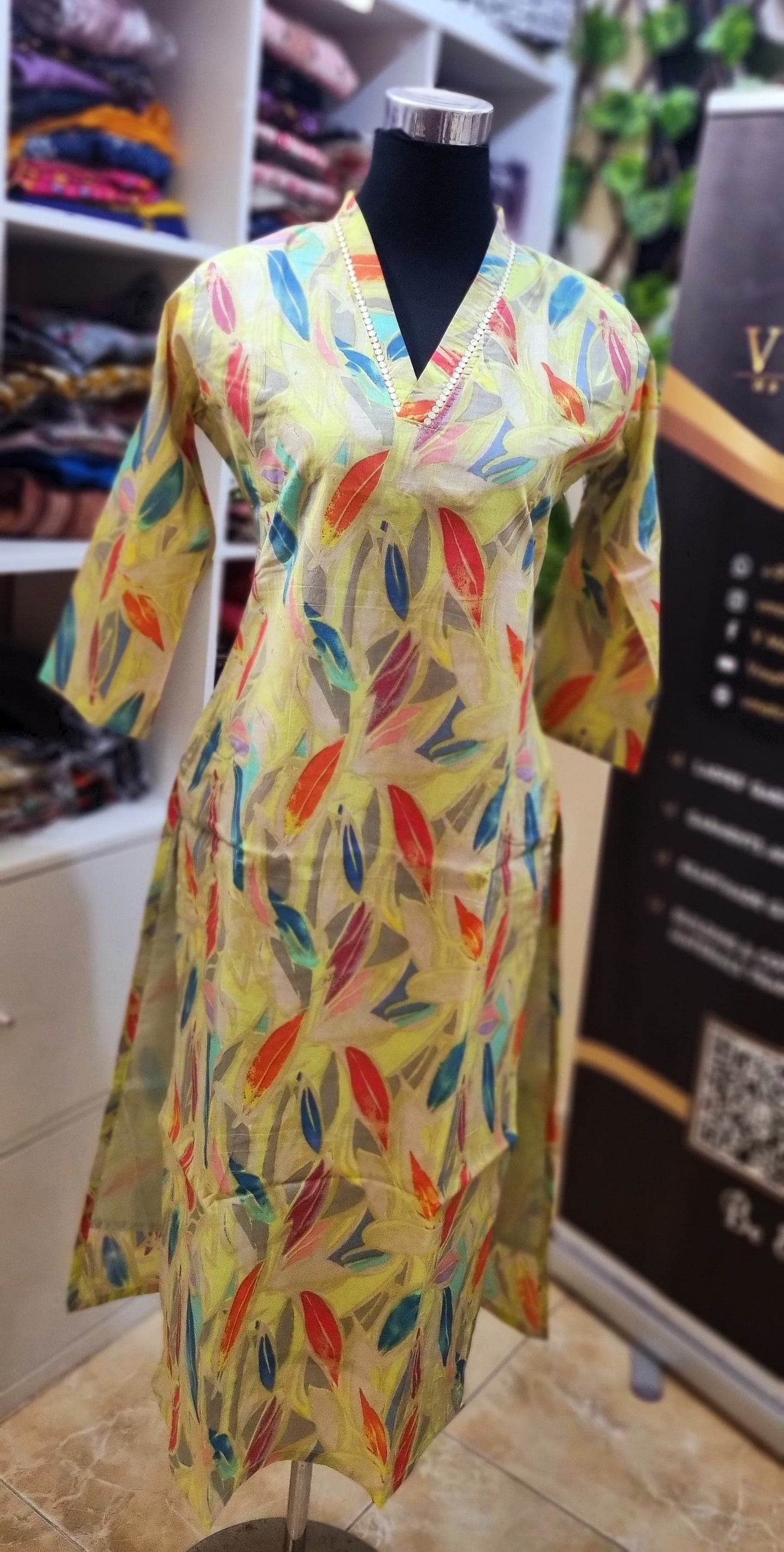 29MY25. Cotton V NECK Slitted top.