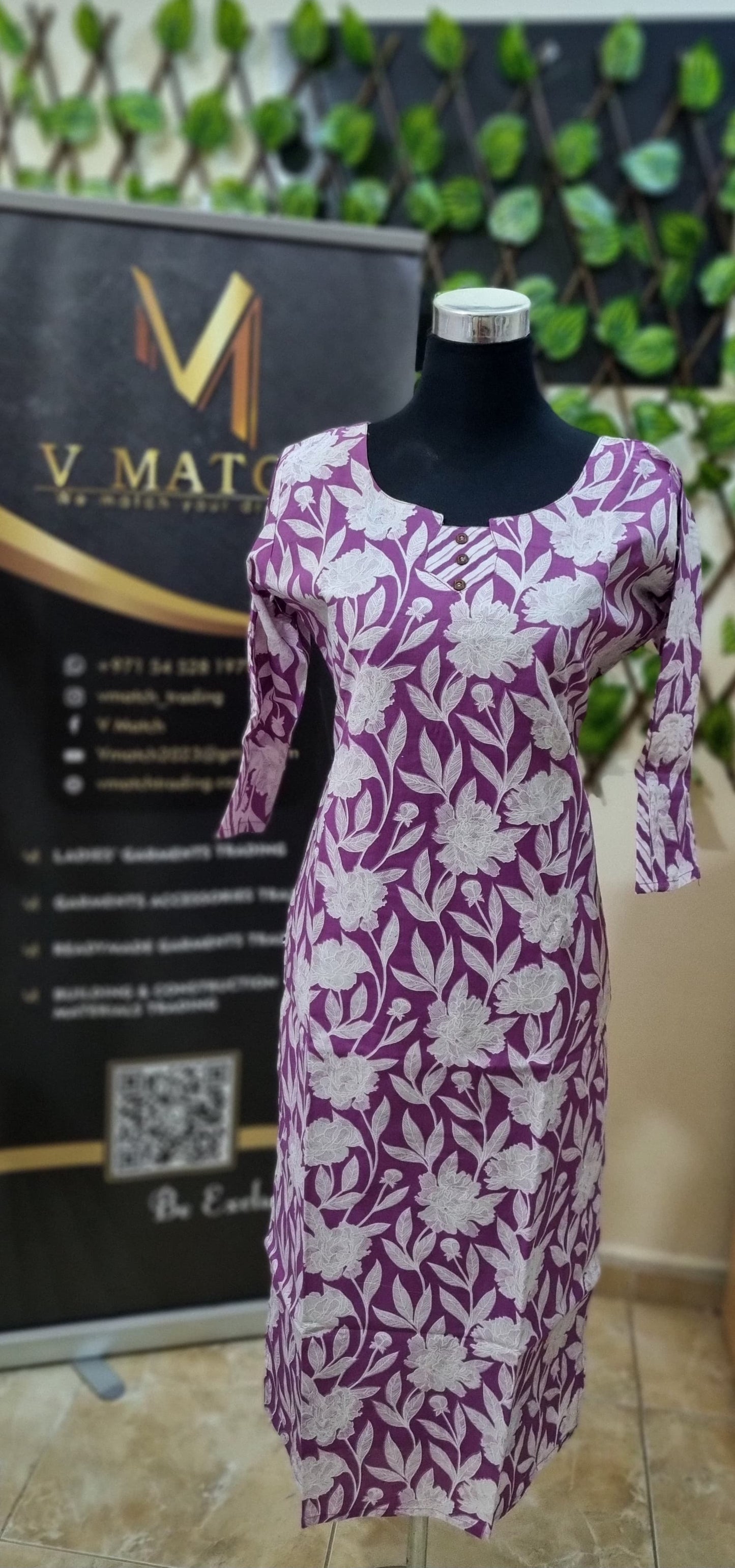 23NOV24. Beautiful Cotton Slitted Top with Lining.
