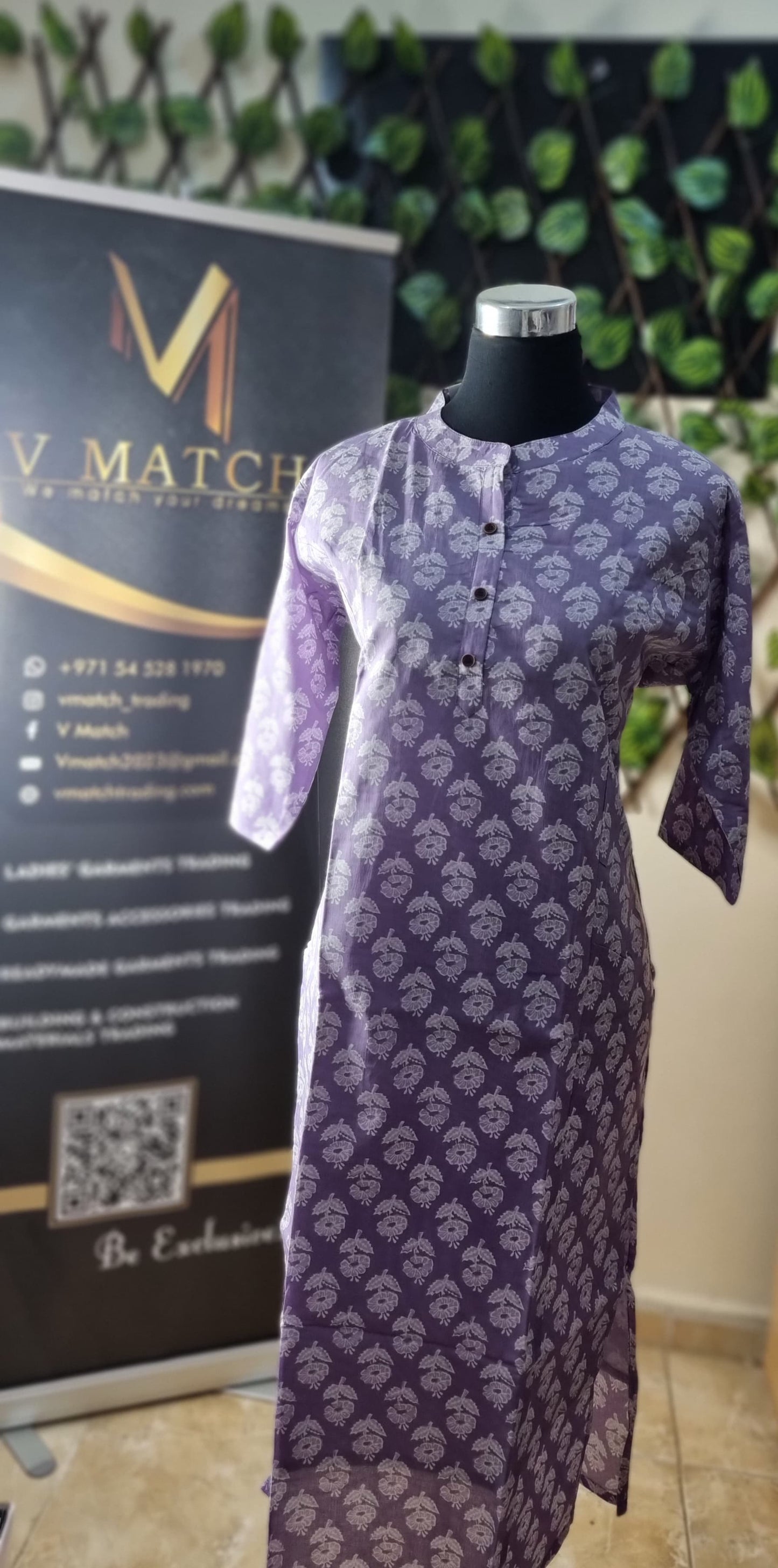 13JAN25.Beautiful Slitted Top with Lining!!!