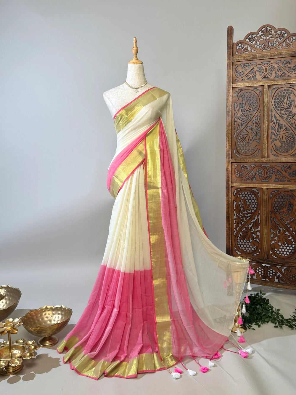26AUG25. Mulcotton Saree with a pop of pink and gold.