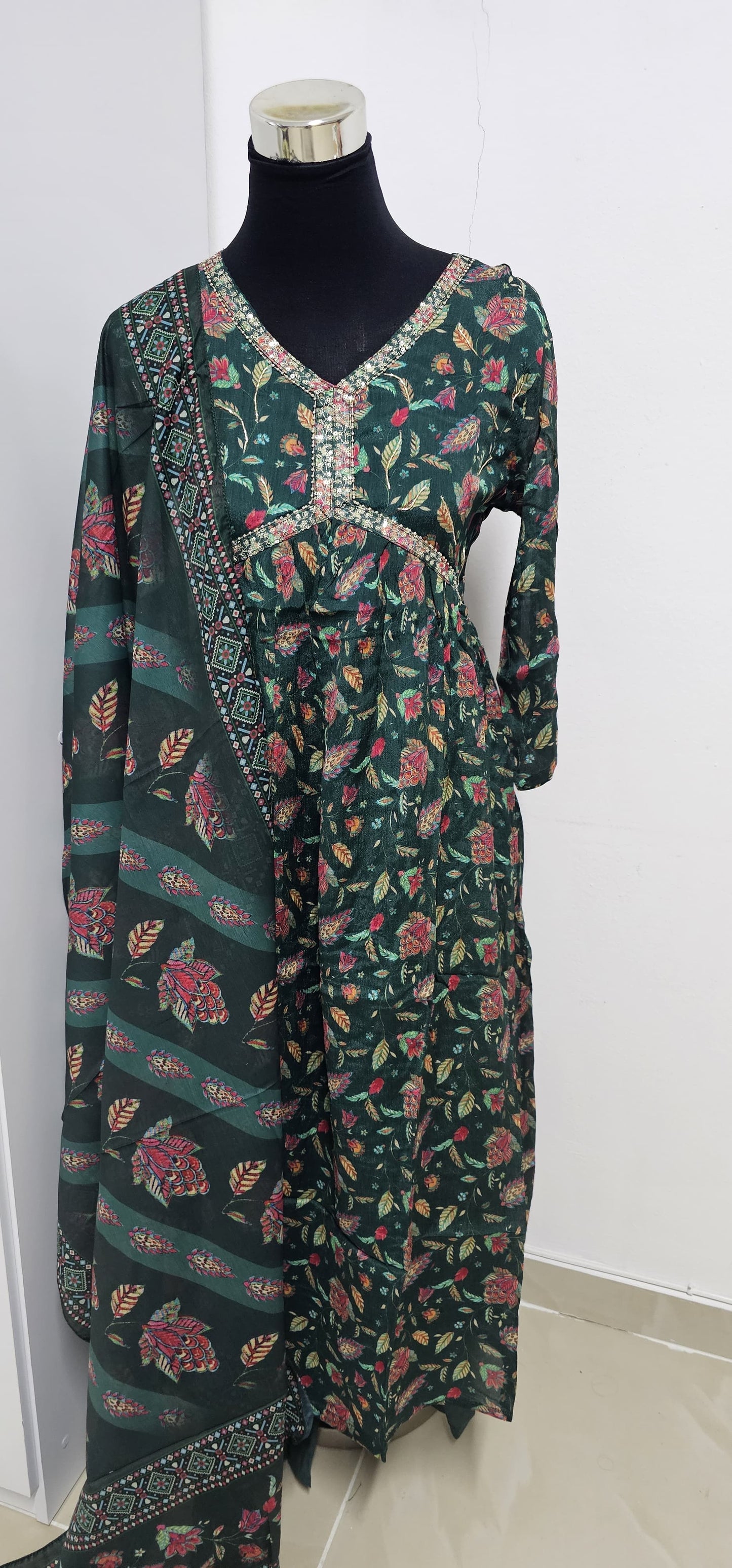 06MY25. 3 piece Set Chinon Silk Aliya Top with Pant and Dupatta