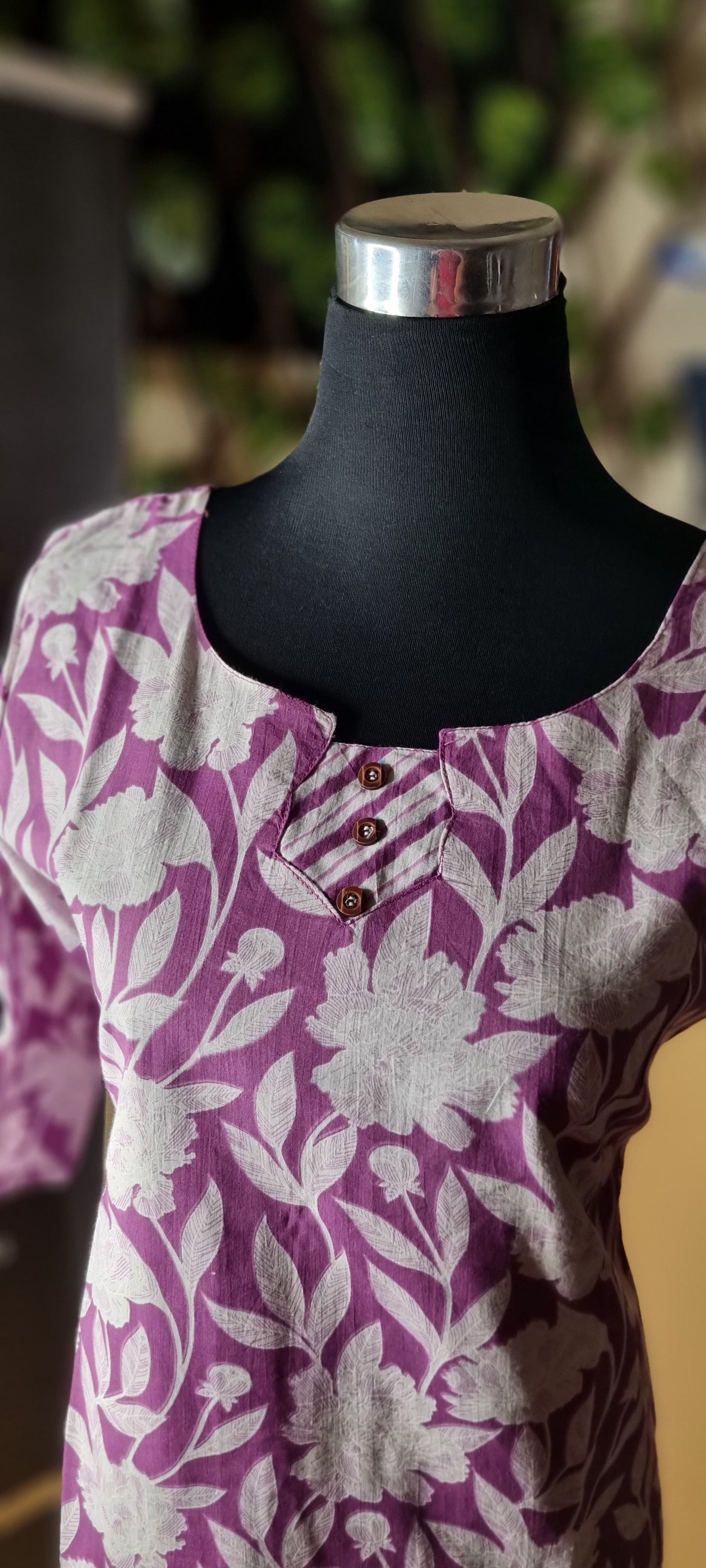 23NOV24. Beautiful Cotton Slitted Top with Lining.