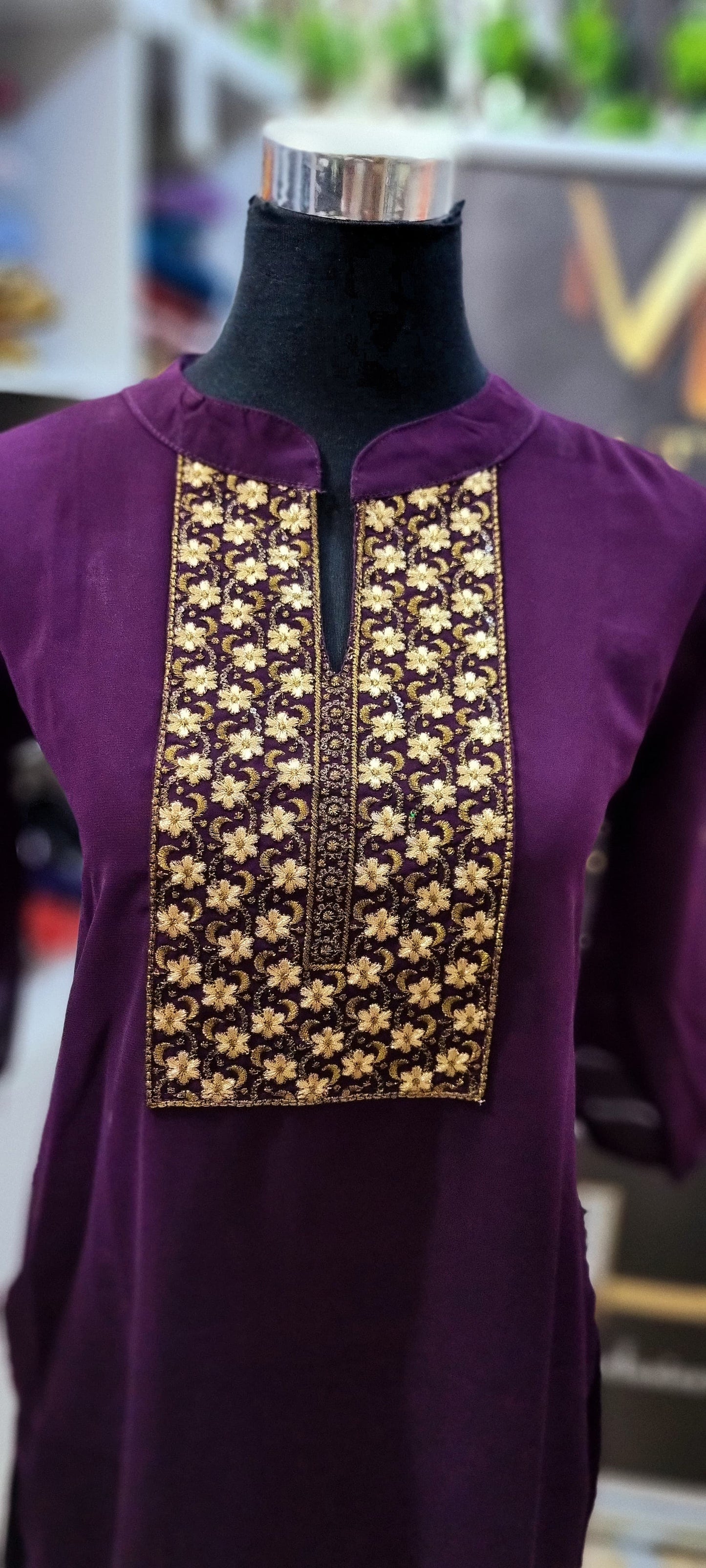 18AUG25.Georgette Slitted Top.