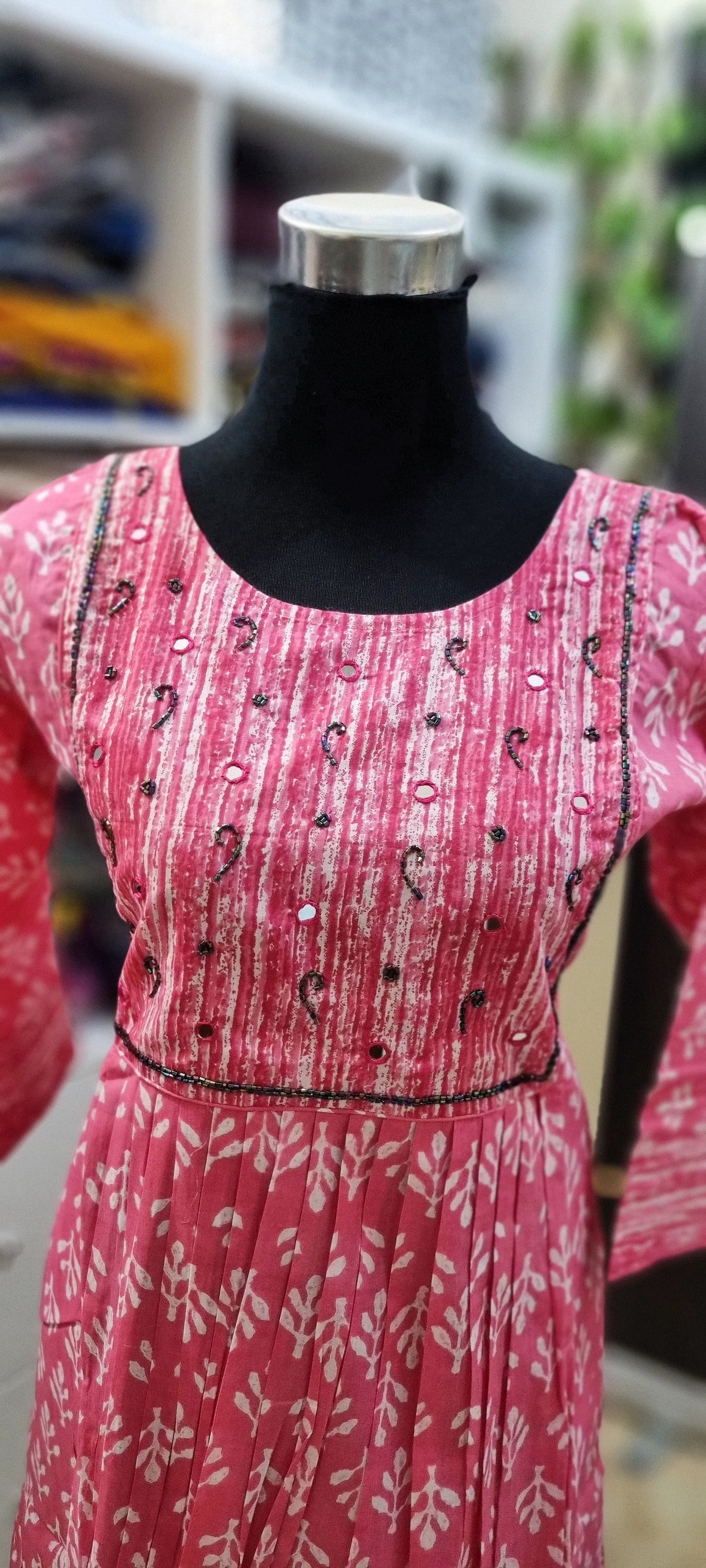 39AUG25. Cotton Co-ord Set with beads and mirror work on the Yoke.