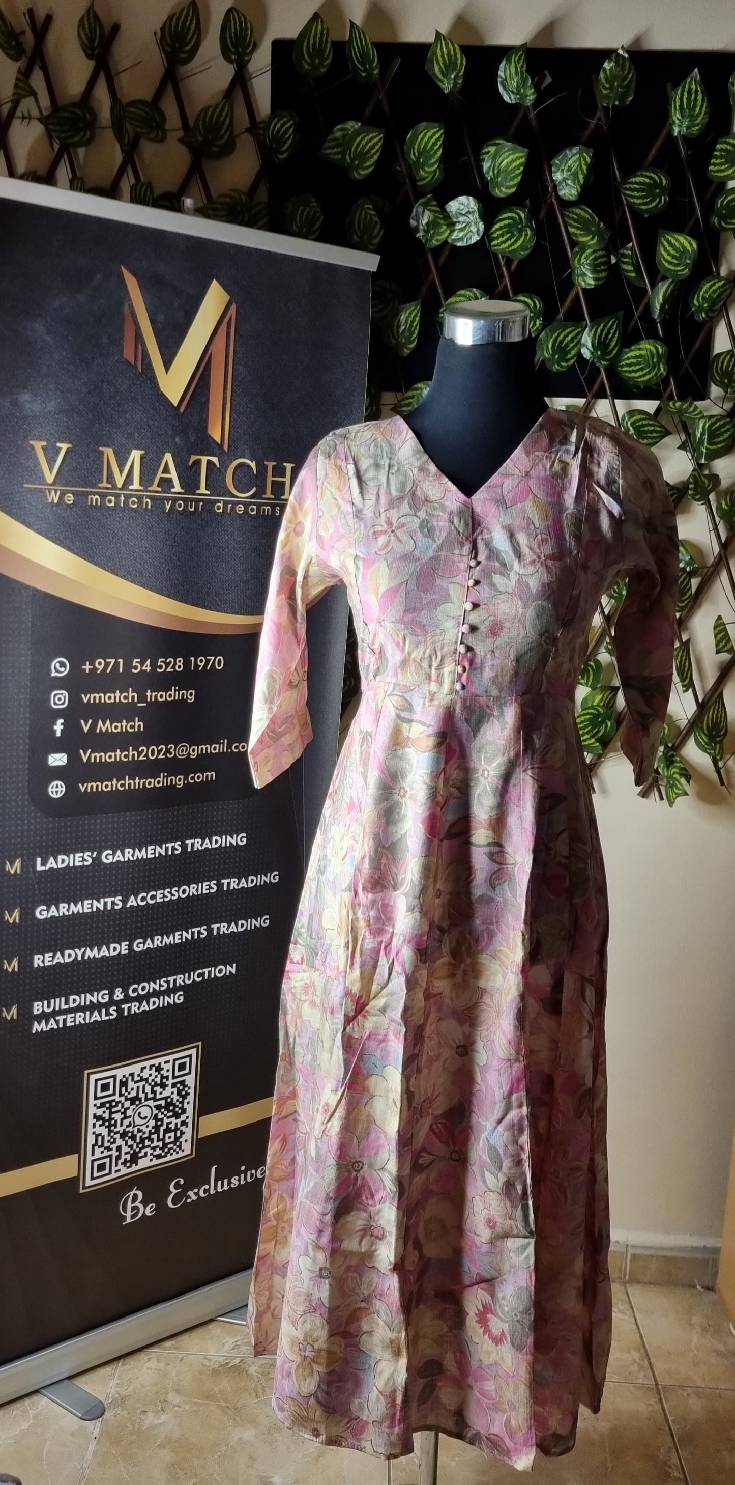 3JAN25.Beautiful Muslin Panel Cut Frock!!!