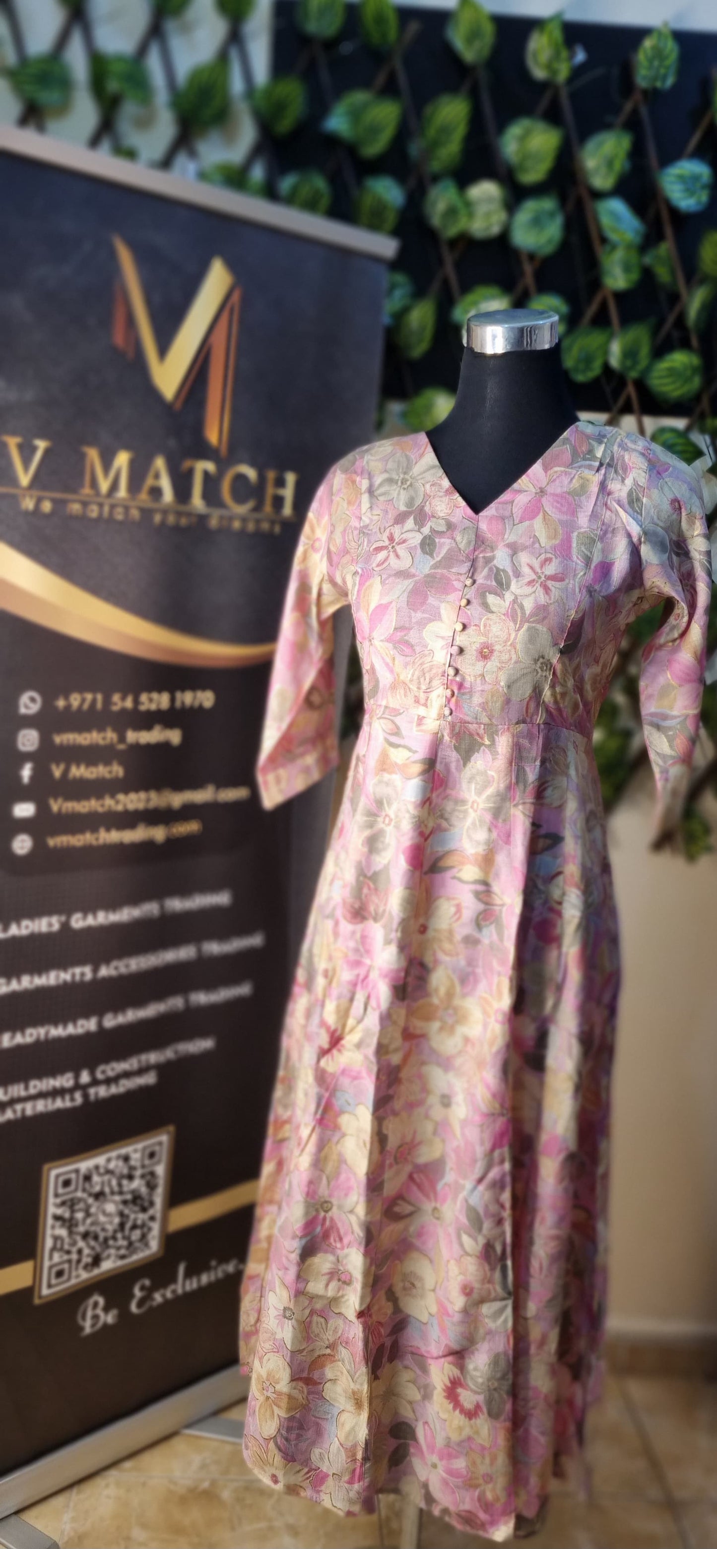 3JAN25.Beautiful Muslin Panel Cut Frock!!!