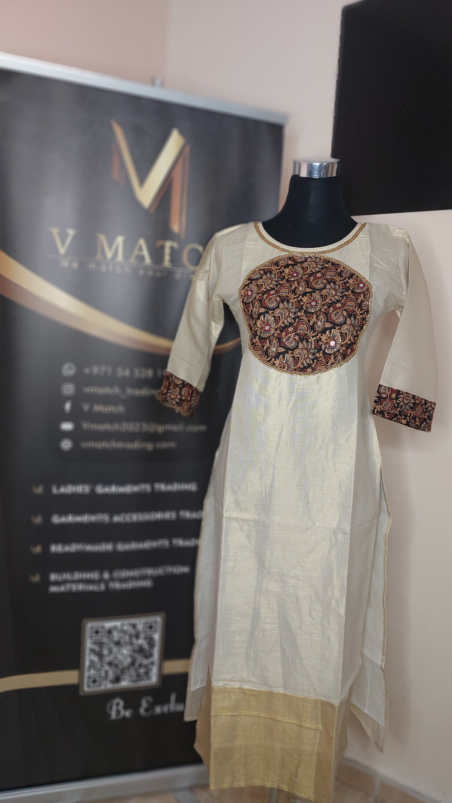 Code 1SP24.

Beautiful Soft tissue Slitted kurti with Kalamkari patch and bead work!!!