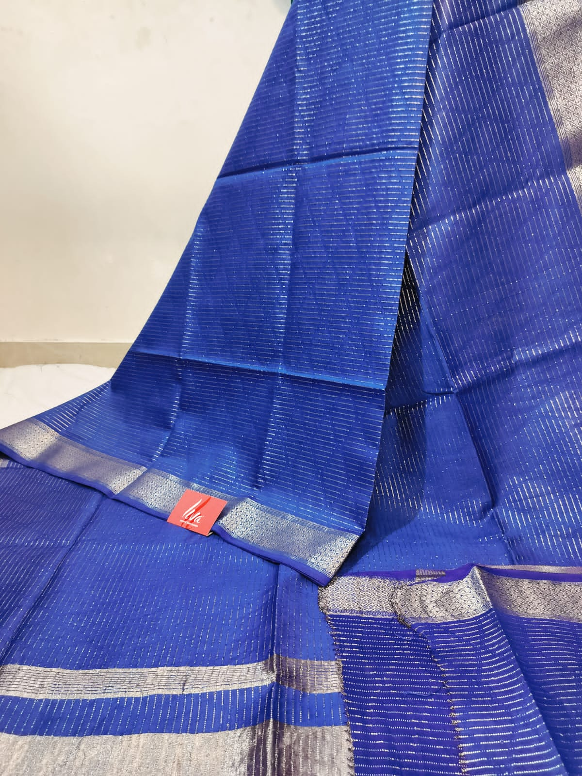 Beautiful Maheswari checks designer saree with attached Blouse Piece!!!