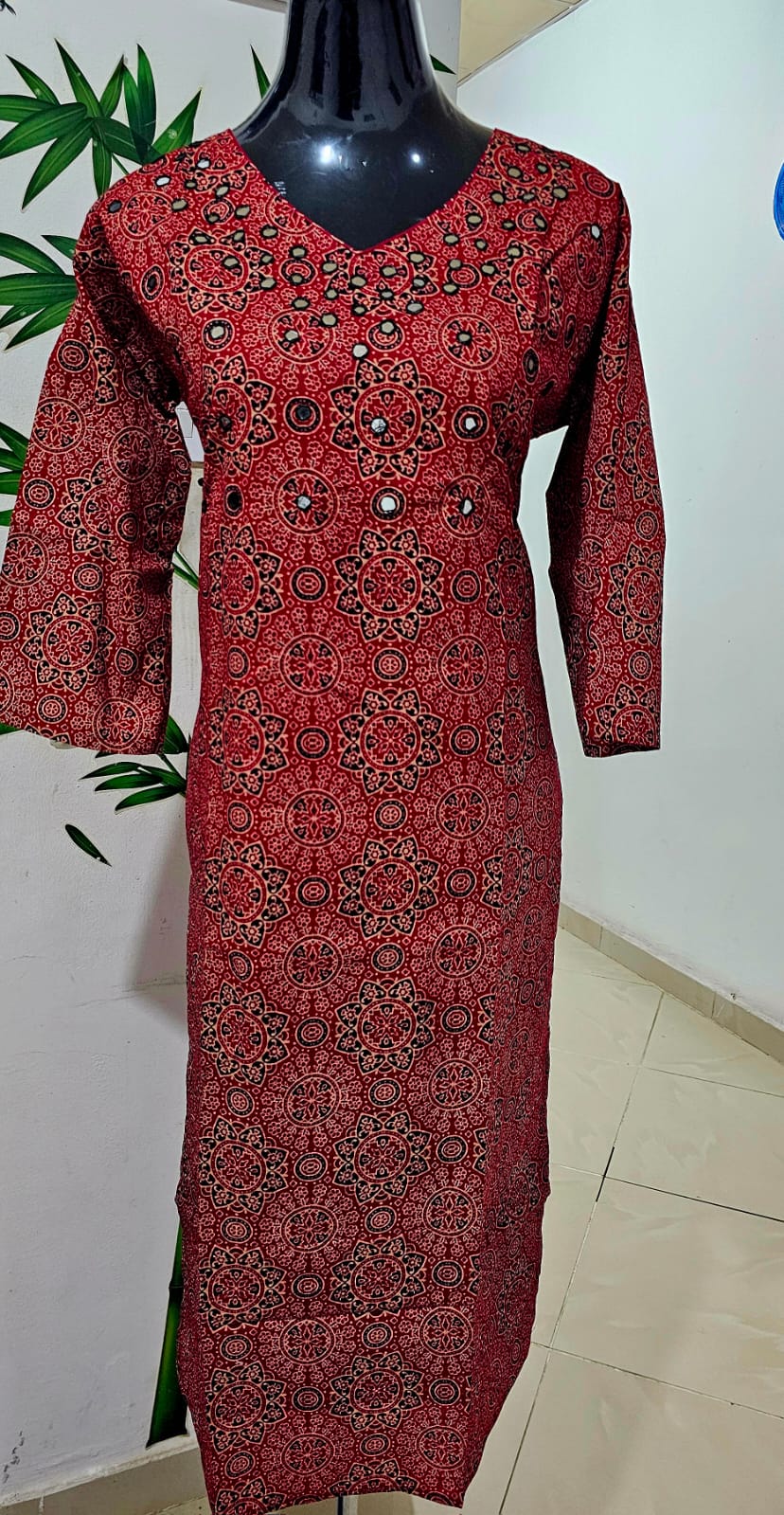 OS60. Cotton Slitted Top with Lining.