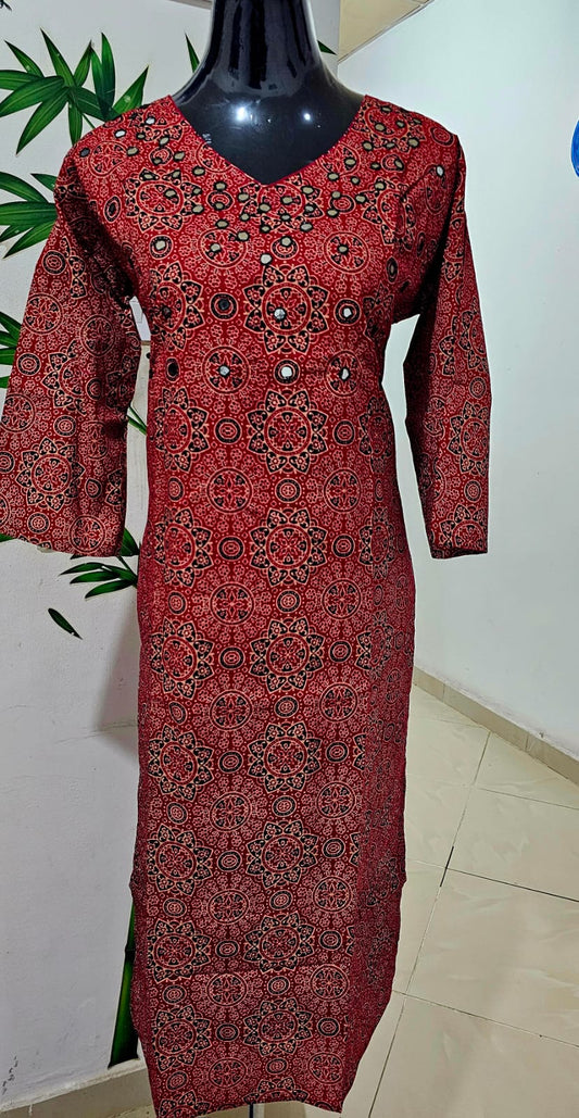 OS60. Cotton Slitted Top with Lining.
