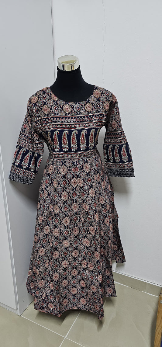 23APRBZ25. Cotton A line Top
