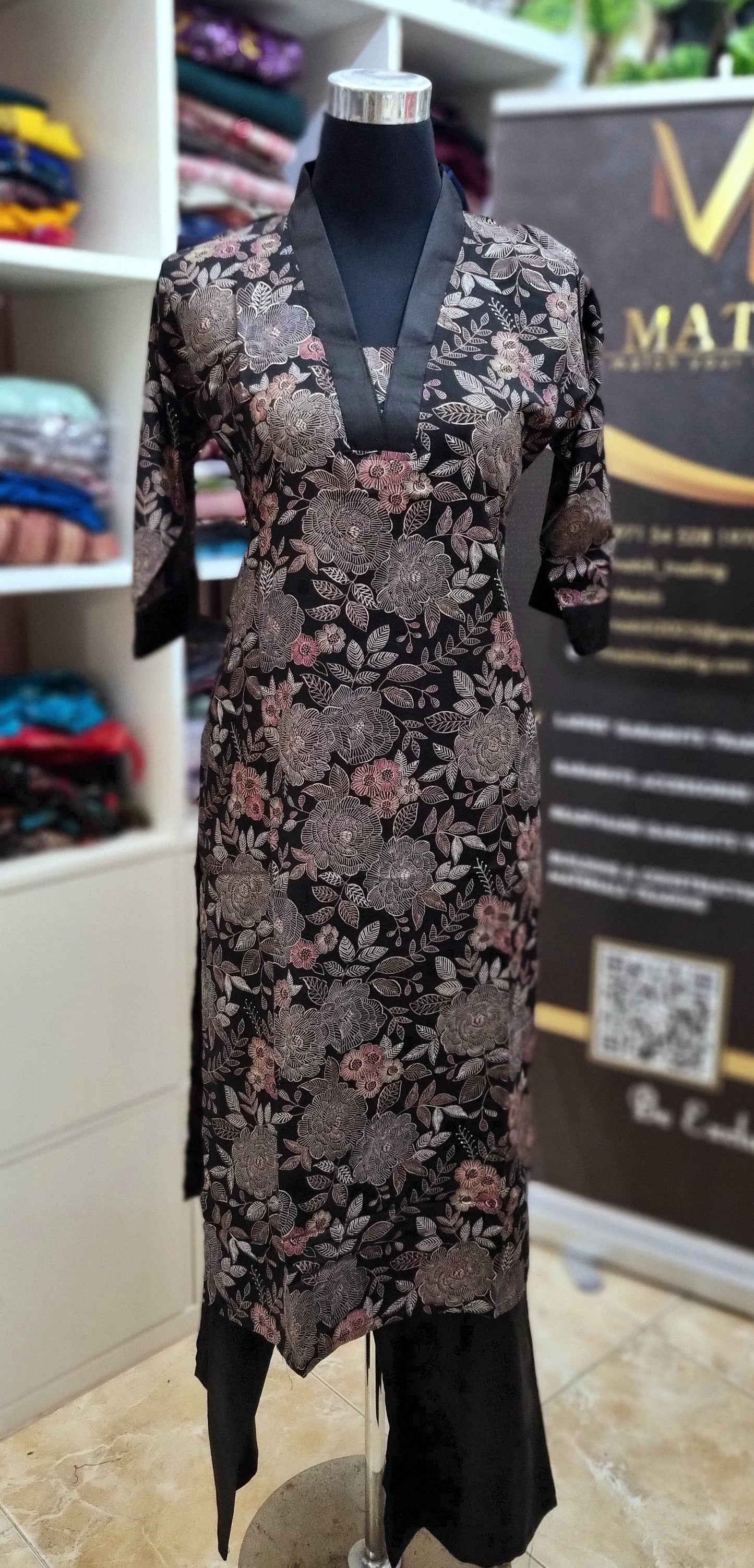 03MY25. RAYON Slitted Top with Cotton Pant