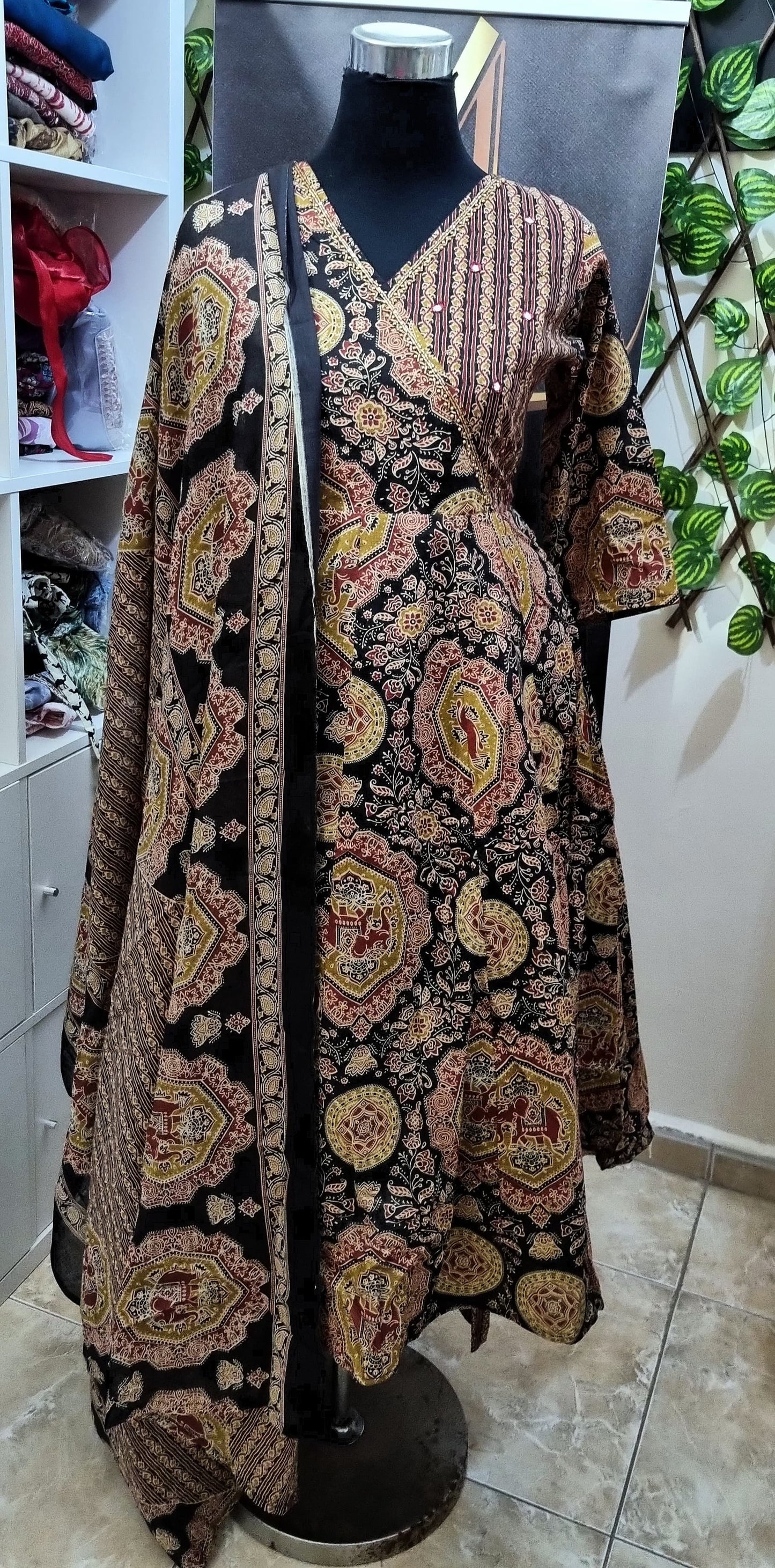 28NOV25. Cotton Angarha 3 Piece Set.