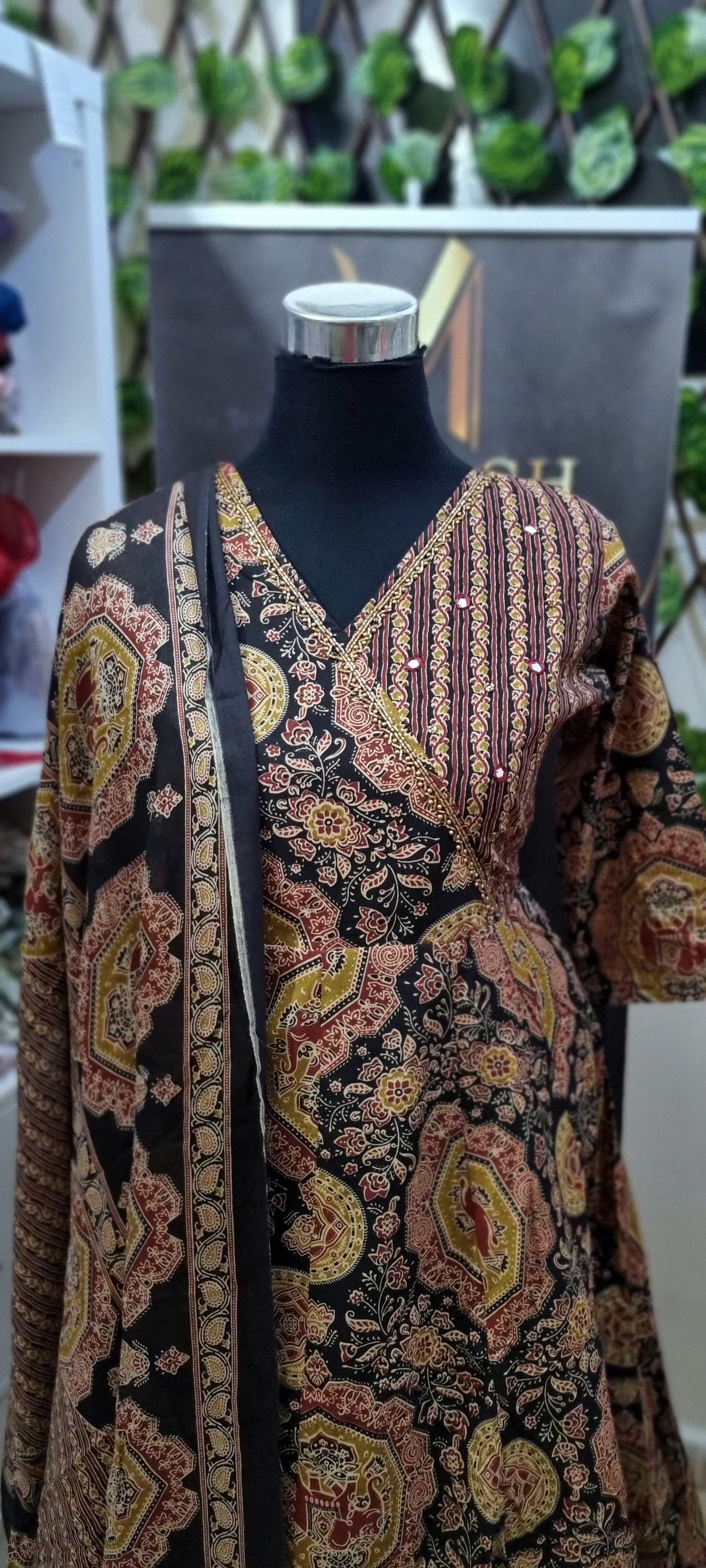 28NOV25. Cotton Angarha 3 Piece Set.