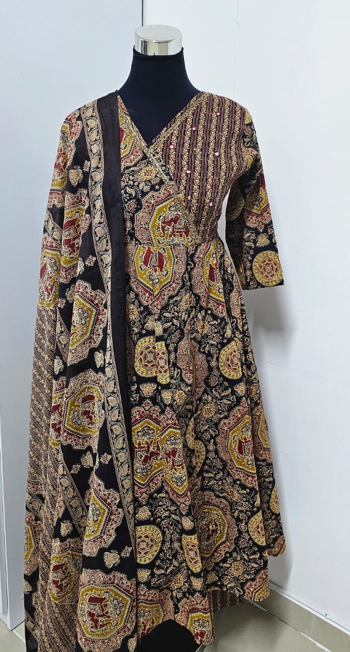 28NOV25. Cotton Angarha 3 Piece Set.