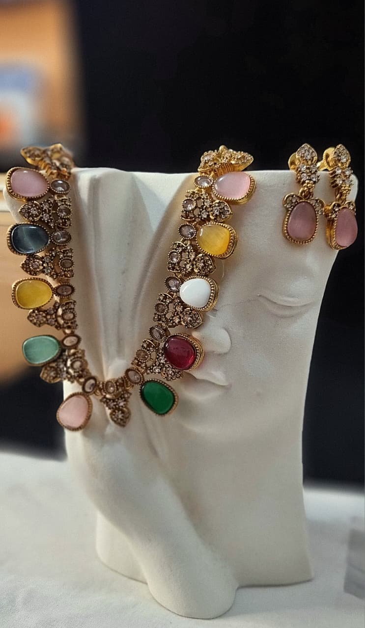 AC16SET. Multi-Stone Necklace & Earrings Set