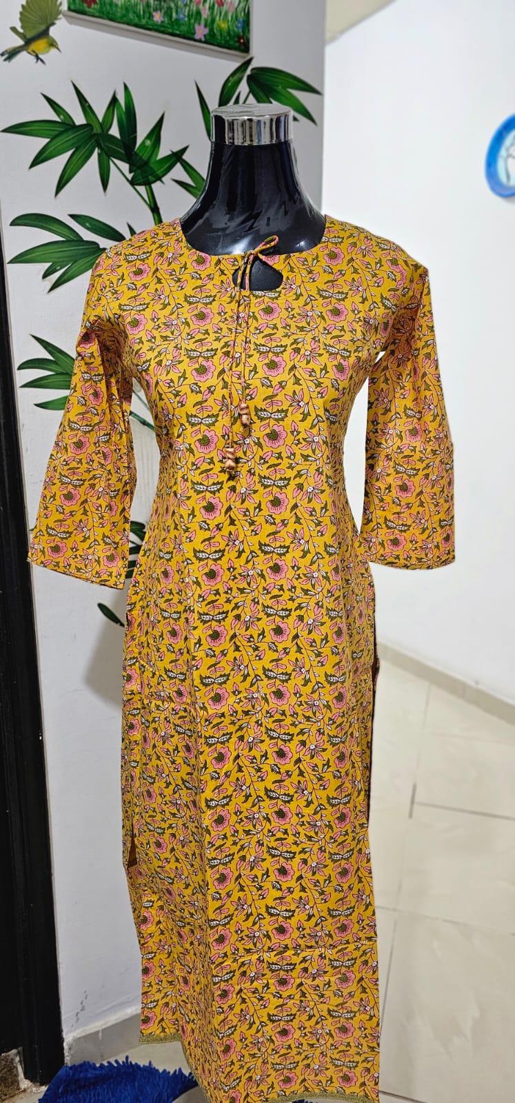 OS82. Cotton Slitted Top with Lining.