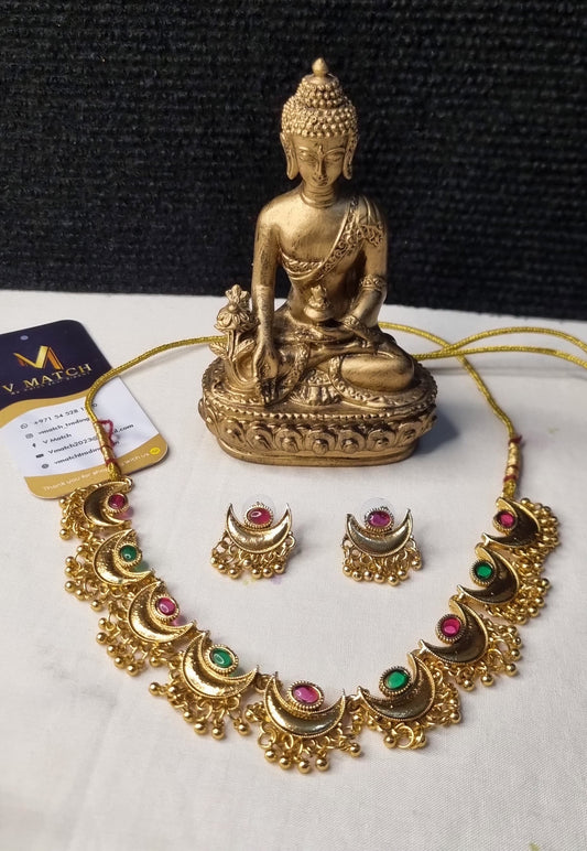 AC21SET. Antique Gold-Plated Crescent Necklace Set