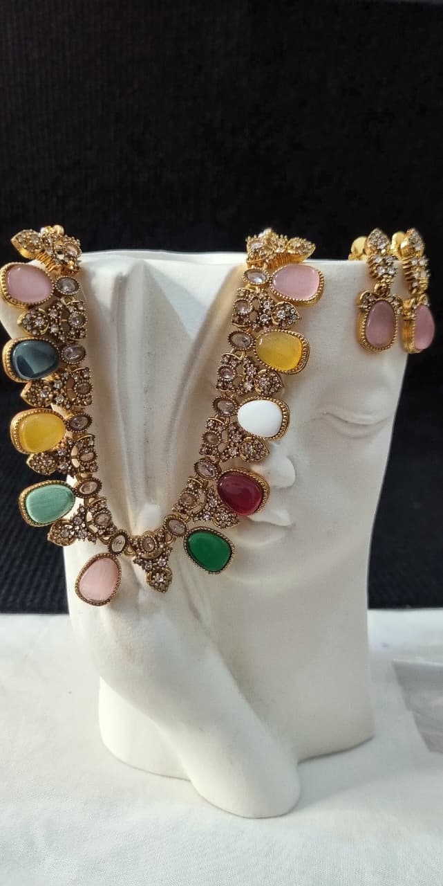 AC16SET. Multi-Stone Necklace & Earrings Set