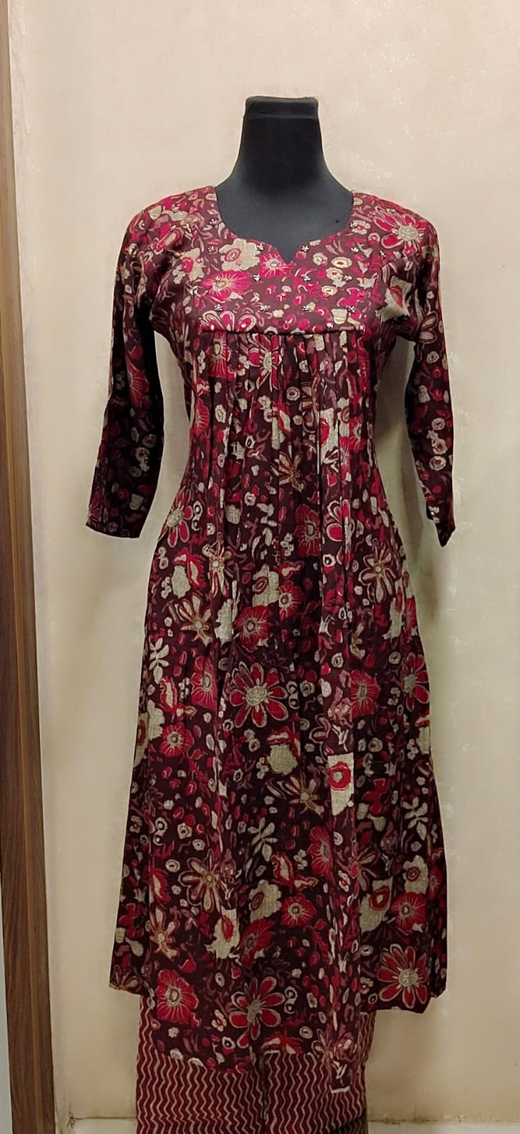 31MY25. Capsule Rayon Topwith Handwork on the Yoke with Pant