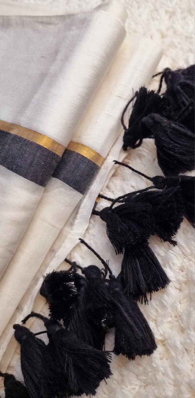 13NOV25.100 Count Mulcotton Saree.