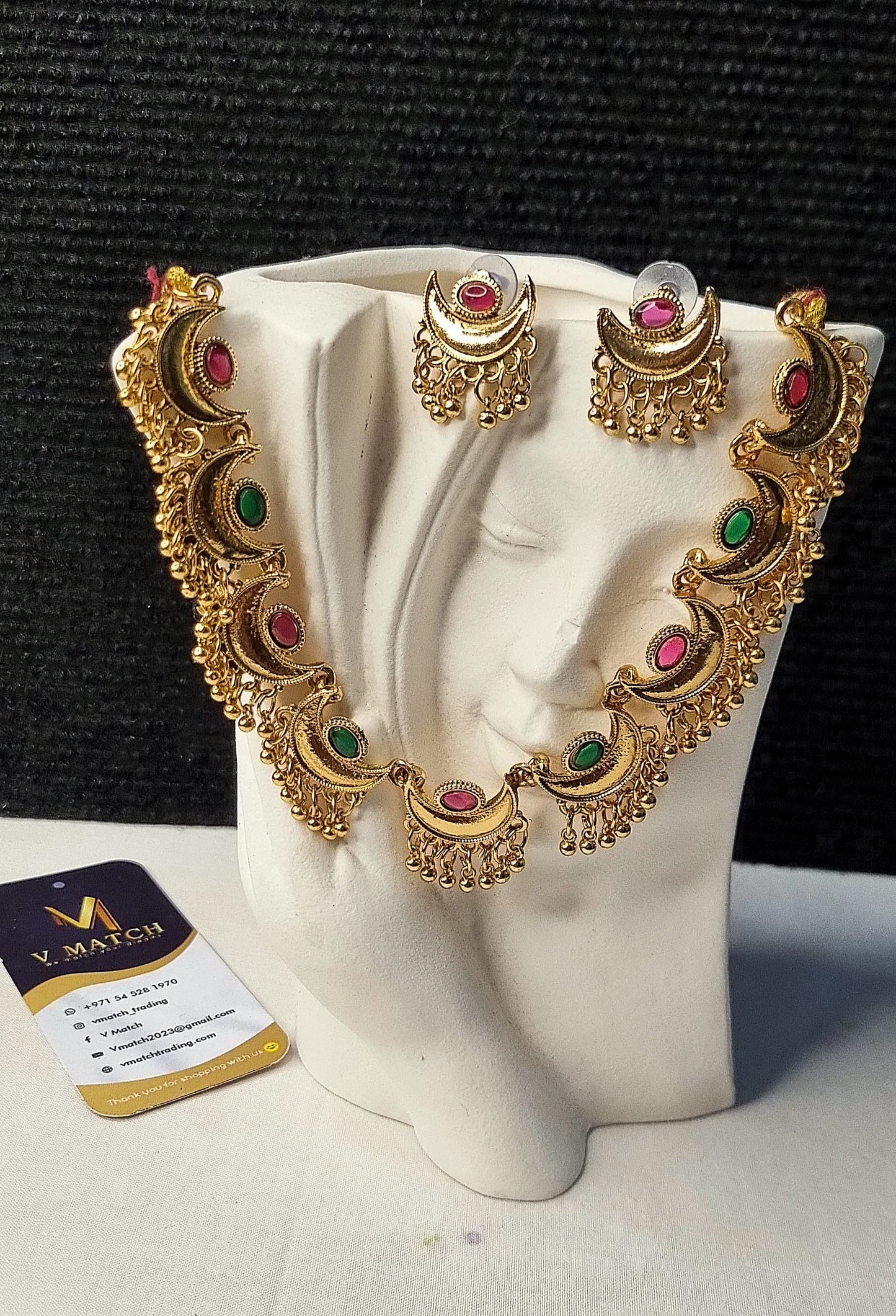 AC21SET. Antique Gold-Plated Crescent Necklace Set