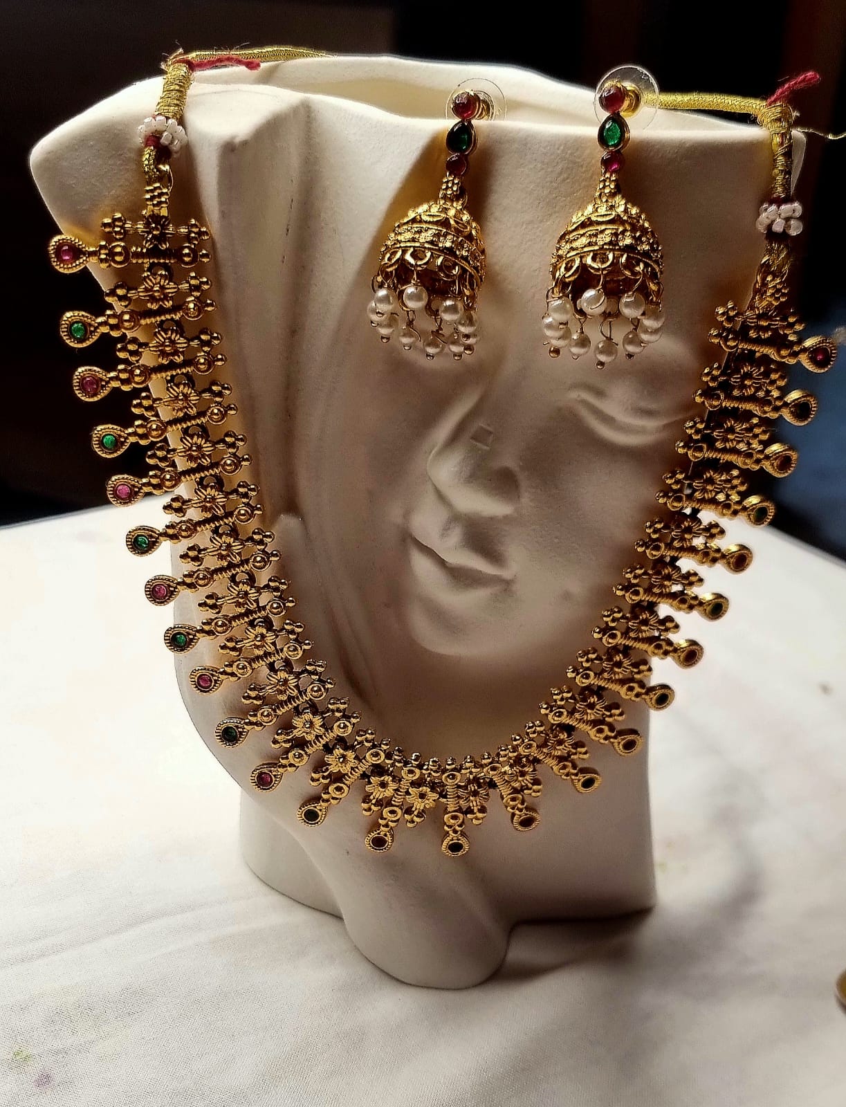 20ACSET. Traditional Temple-Style Necklace Set with Jhumkas